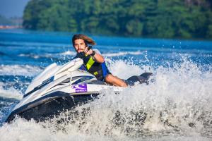 Affordable fun the size of Texas | Highlands, Texas | Water Skiing & Jet Skiing