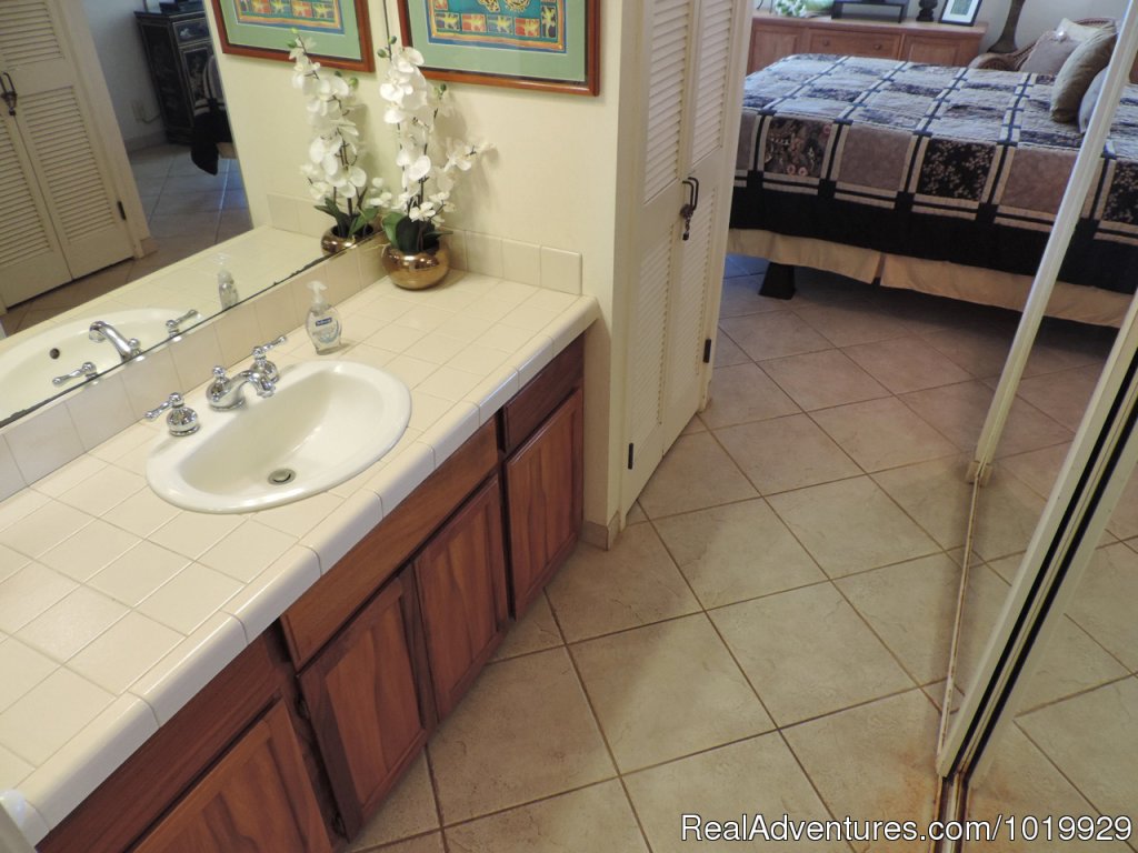 Master Bathroom | Polo Beach 2-4 Bd beachfront-Wailea, Makena, Maui | Image #16/19 | 