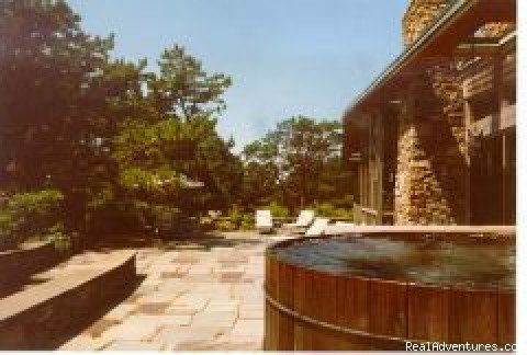 Realy Relax in the 105 degree hot tub.