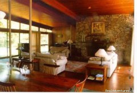 This great room has it all.