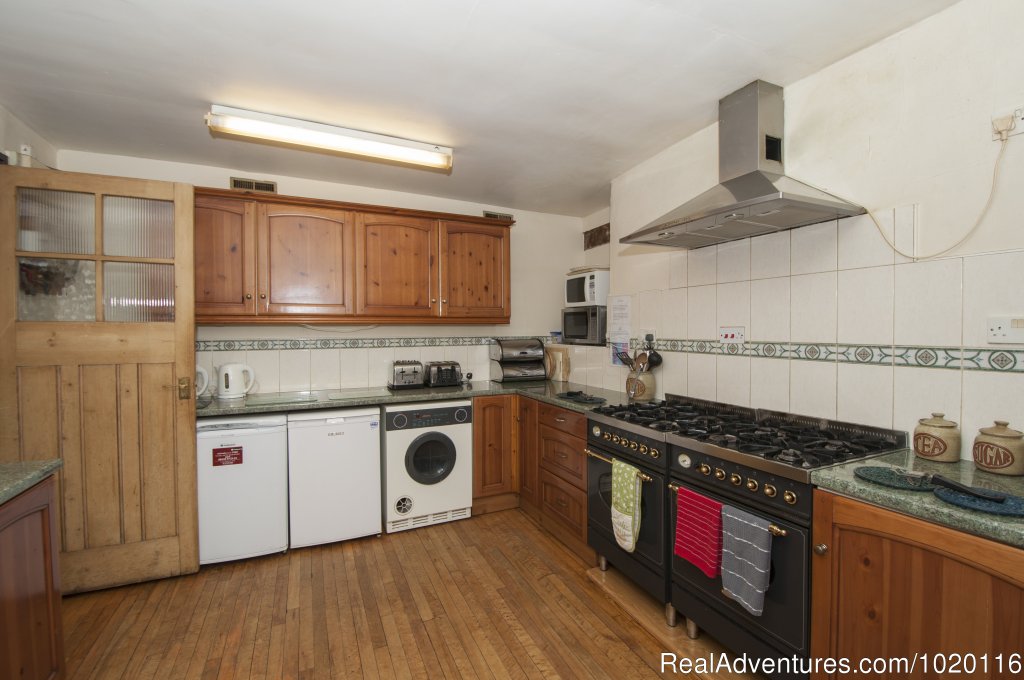 Ebenezer Chapel - Kitchen | Derbyshire Holidays | Image #3/16 | 