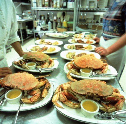 Crab Dinner | Glacier Bay's Bear Track Inn | Image #3/4 | 