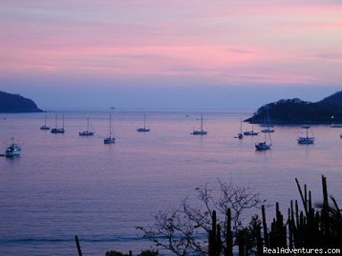 madera beach | Casa Leigh Y Loros, Zihuatanejo Mexico | Image #4/9 | 