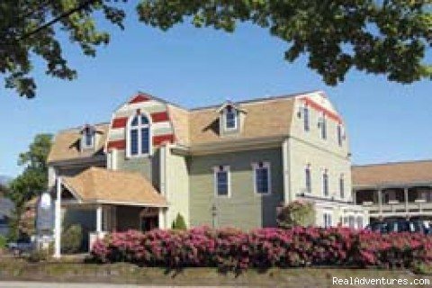 King's Port Inn Front View | King's Port Inn | Kennebunkport, Maine  | Hotels & Resorts | Image #1/4 | 