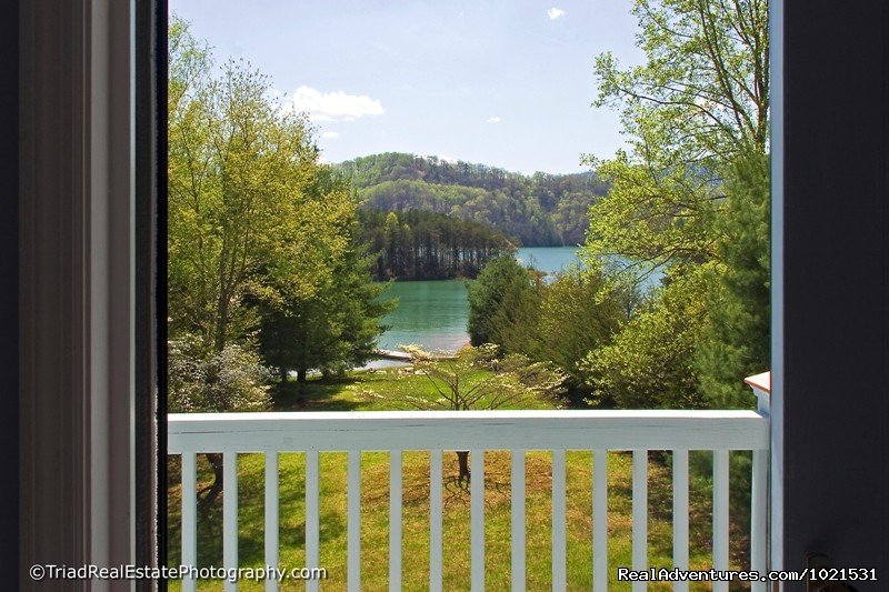 Blue Bedroom balcony view | Romantic or Family Vacation in the Mountains | Image #9/20 | 