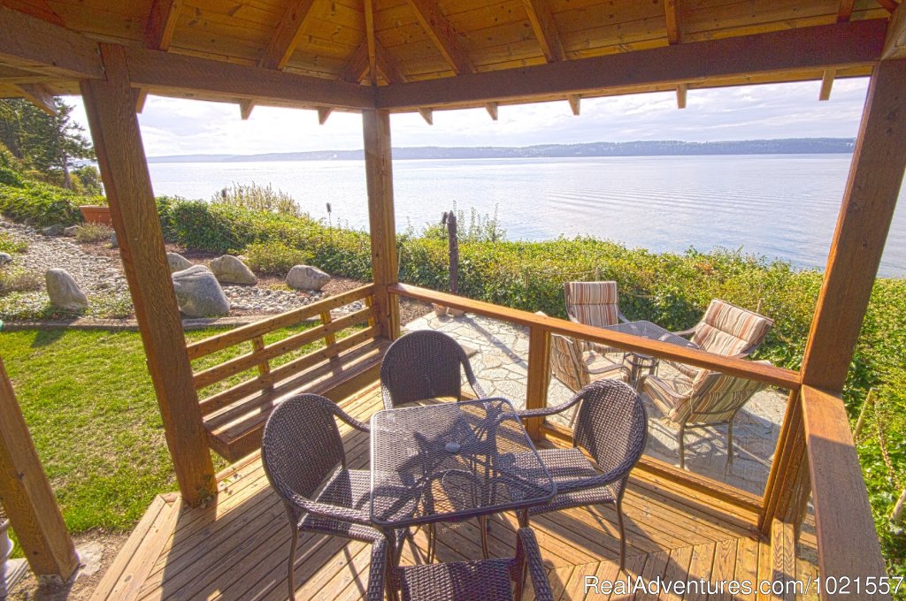 Gazebo in garden | Camano Island Waterfront Inn | Image #15/25 | 