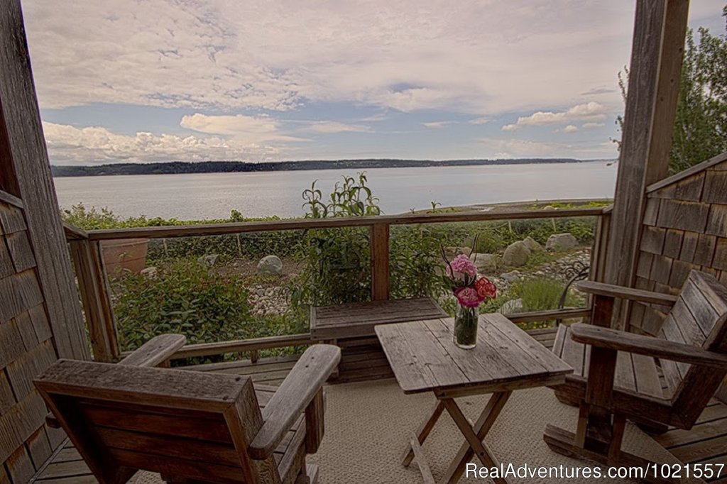 Room 1 outside deck | Camano Island Waterfront Inn | Image #18/25 | 