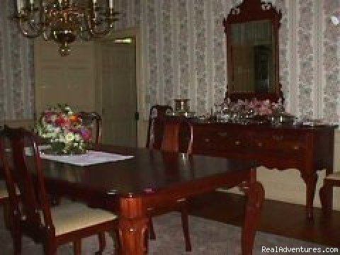 Dining Room | Edgewood Farm Bed & Breakfast | Image #6/6 | 