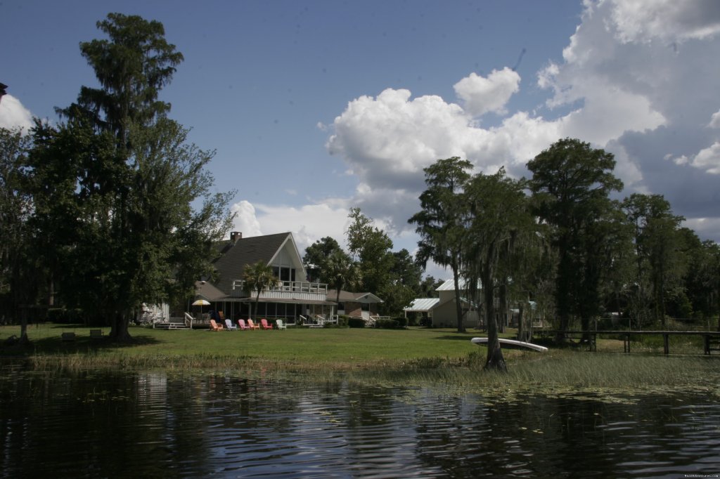 Hampton Lake Bed & Breakfast | Image #2/11 | 