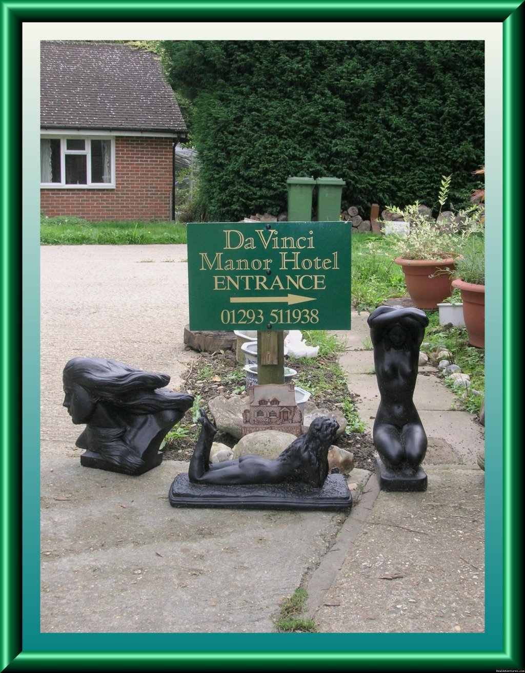 Da Vinci Logo | Beautiful Guest house / b&b near Gatwick airport | Crawley, West Sussex, United Kingdom | Bed & Breakfasts | Image #1/7 | 