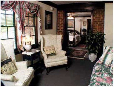 Photo #2 | Williamsburg Sampler Bed and Breakfast Inn | Image #2/3 | 