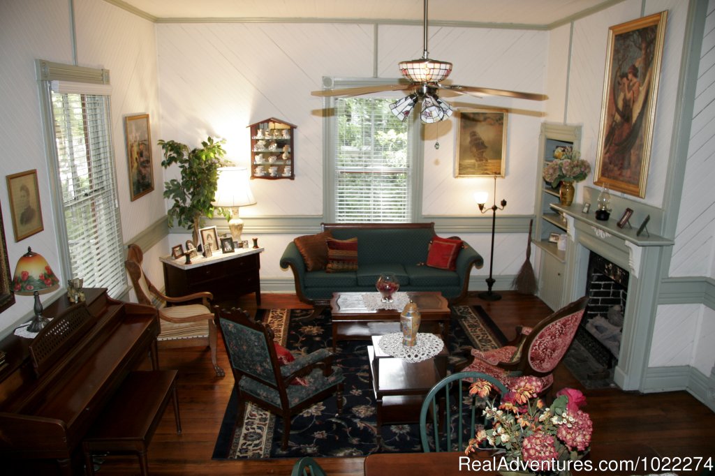 Parlor at Skeet's Cottage | Historic Inn & Romantic B & B - Grady House | Image #11/14 | 