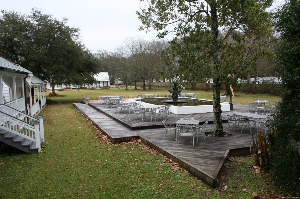 Deck and Fountain | Poche Plantation | Image #4/4 | 