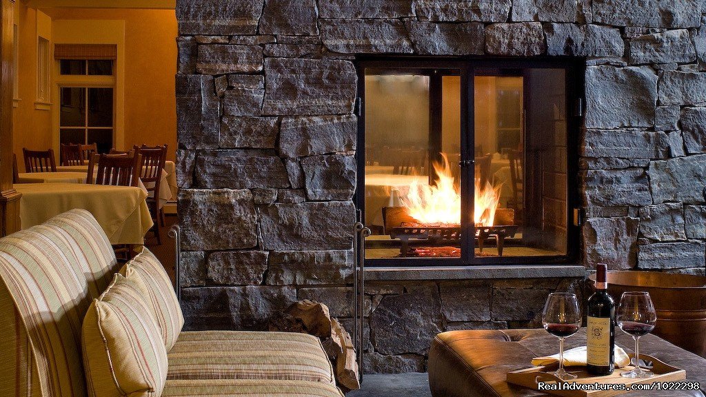 Dining Room Fireplace | The Jackson House Inn | Image #2/10 | 