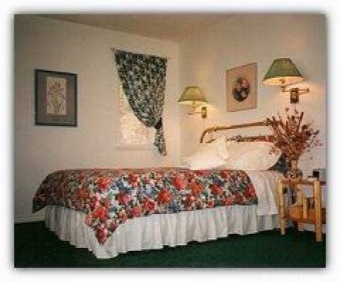 The Flower Room | Creekside Bed & Breakfast | Nanoose Bay, British Columbia  | Bed & Breakfasts | Image #1/2 | 