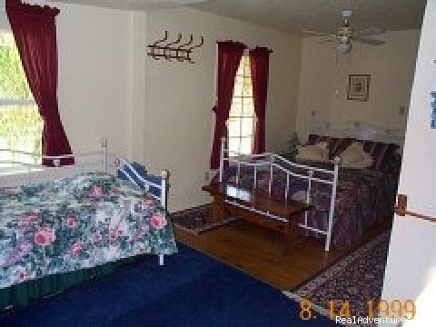 Suite | Tumble On Inn Bed & Breakfast | Image #4/13 | 