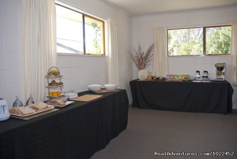 Aotearoa Lodge & Tours - Continental Breakfast