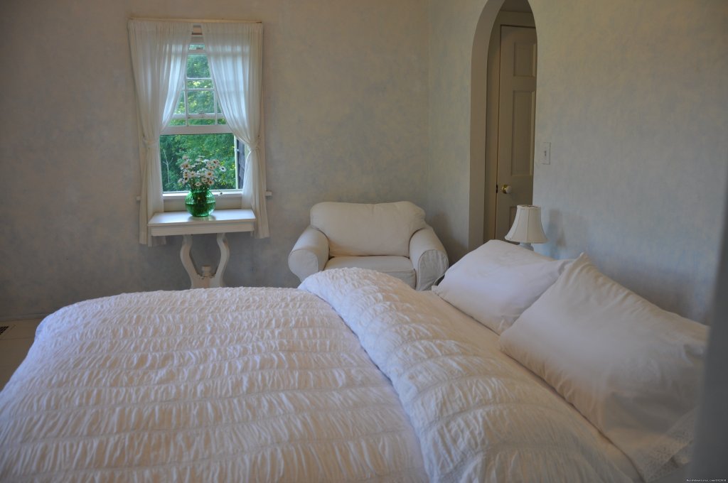 Woodstock Country Inn, The Serenity Room | Woodstock Country Inn | Image #3/7 | 