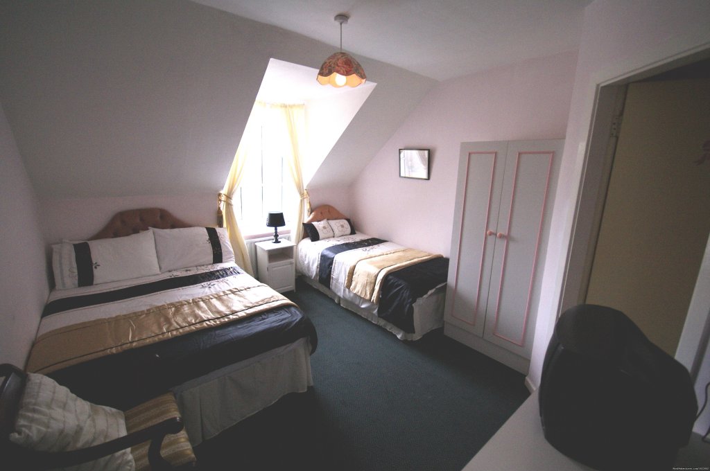 room 4 | The Old School House Ballinskelligs | Image #5/10 | 