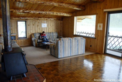 Relaxation Area | Alaska's Iniakuk Lake Wilderness Lodge | Image #9/22 | 