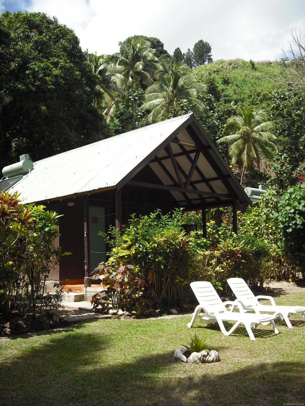 Beachfront Bure | Dive Kadavu / Matana Beach Resort | Image #3/26 | 