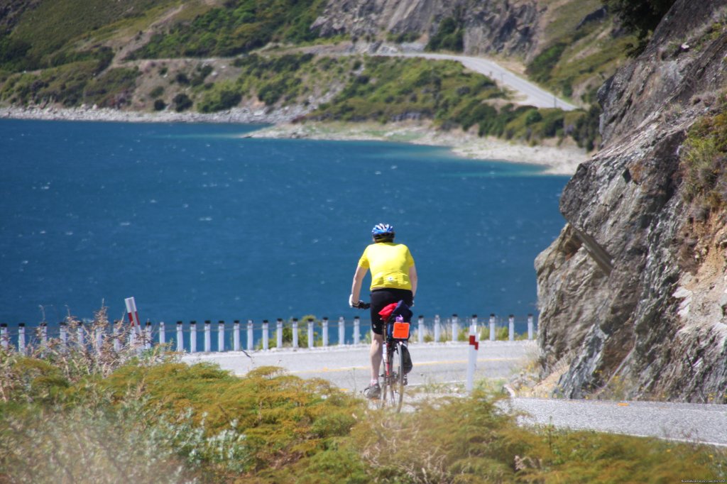 Lake Wanaka, South Island | Pedaltours Bicycle Adventures | Image #12/19 | 