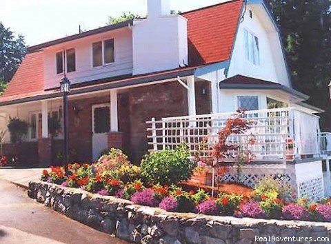 Ocean Breeze Bed & Breakfast | Ocean Breeze Bed And Breakfast | Mill Bay, British Columbia  | Bed & Breakfasts | Image #1/5 | 