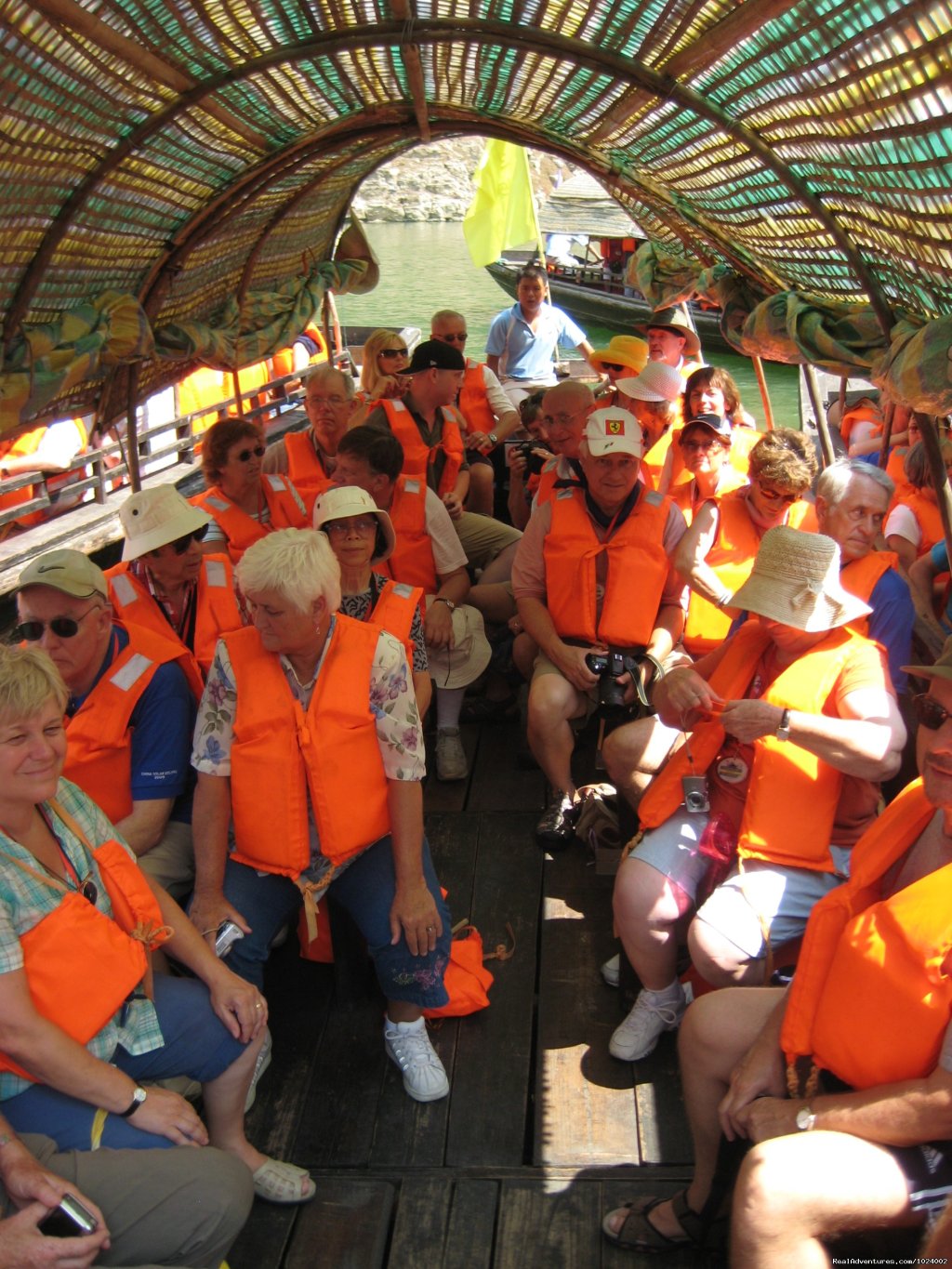 Sampan Boat Ride on Yangtze | China Group and Private Tours | Aihe, China | Sight-Seeing Tours | Image #1/26 | 