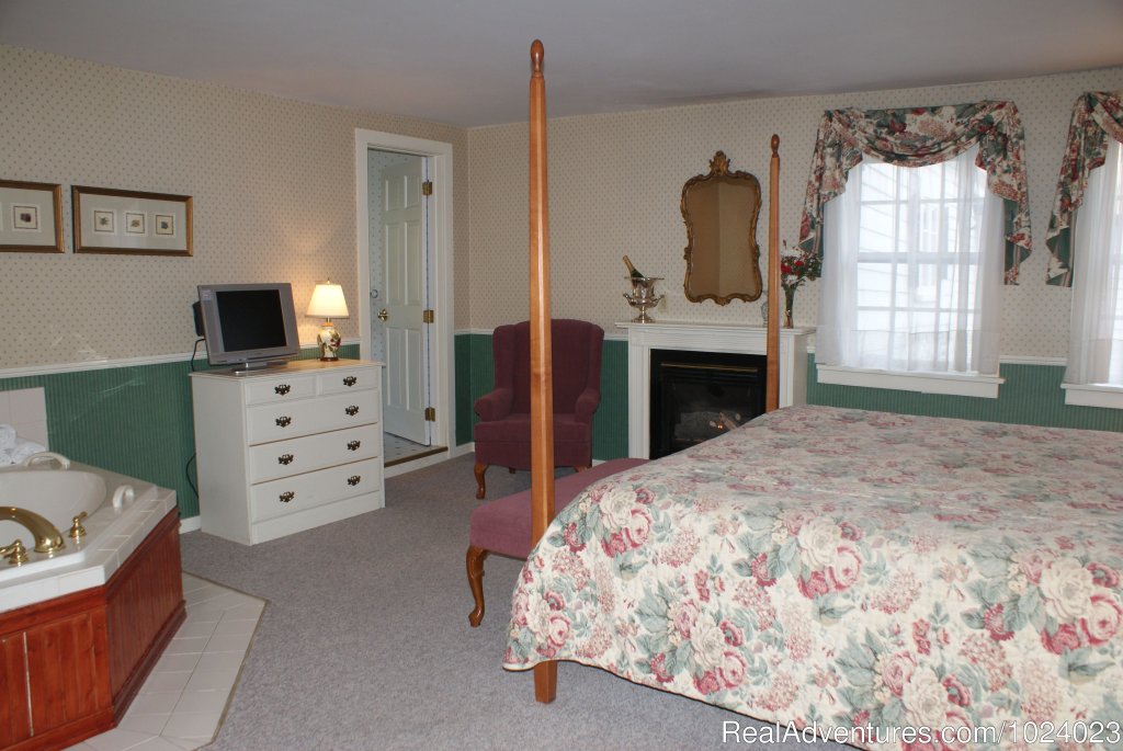 Room 11 | Echo Lake Inn | Image #12/17 | 