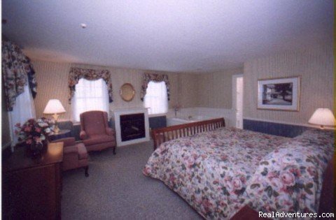 Luxury King | Echo Lake Inn | Image #15/17 | 