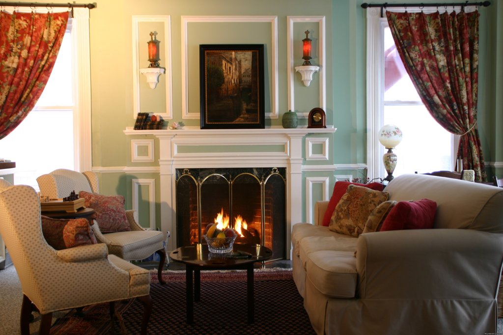 The Parlor | Carisbrooke Inn Bed & Breakfast | Ventnor, New Jersey  | Bed & Breakfasts | Image #1/13 | 