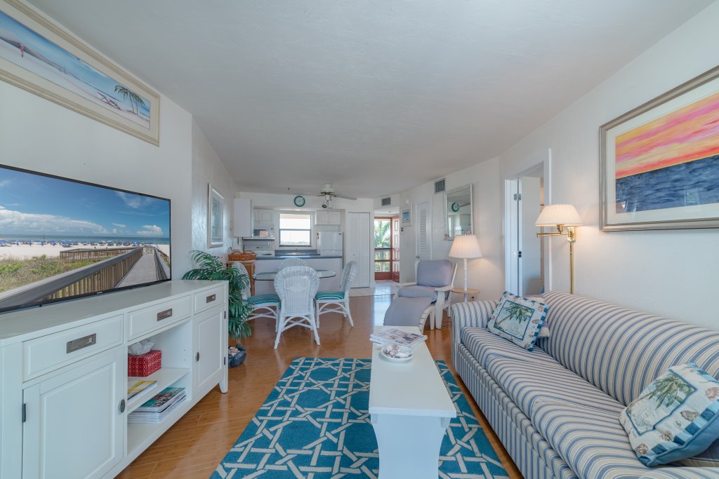 Bedroom | Marco Island Waterfront Fun Anglers Cove Resort | Image #10/17 | 