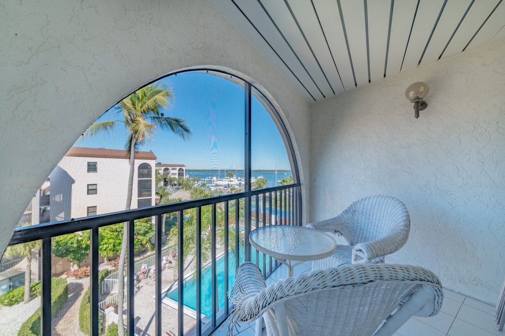 Bedroom | Marco Island Waterfront Fun Anglers Cove Resort | Image #11/17 | 