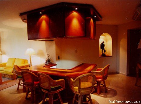 Wet Bar | La Casa Blanca Guesthouse | Image #4/11 | 