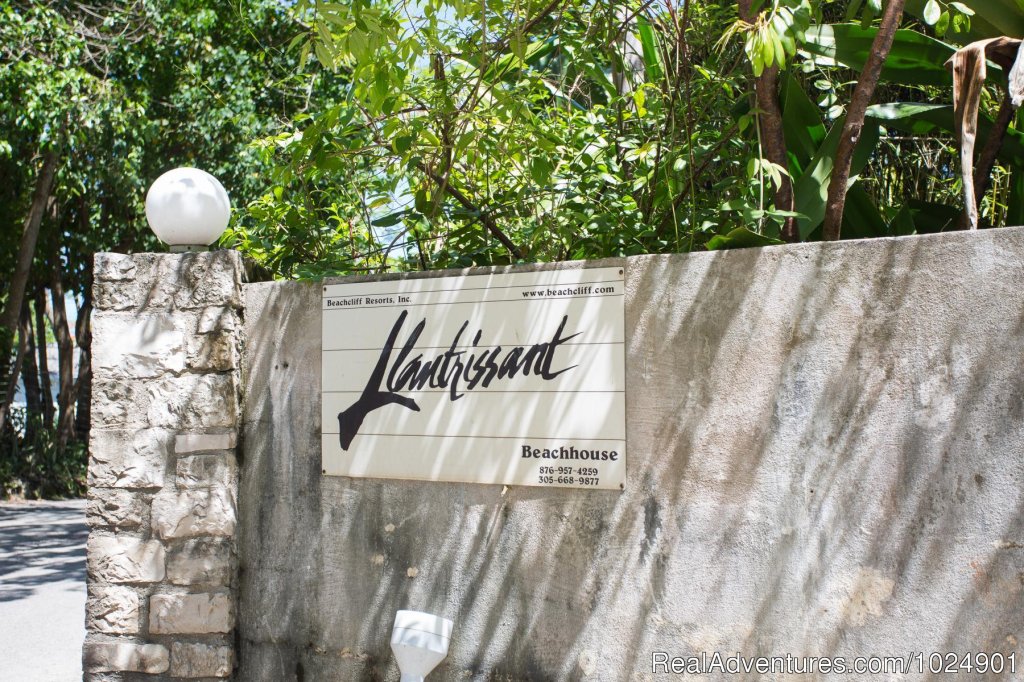 Front Gate Sign | Llantrissant - A Negril Beachhouse | Image #14/26 | 