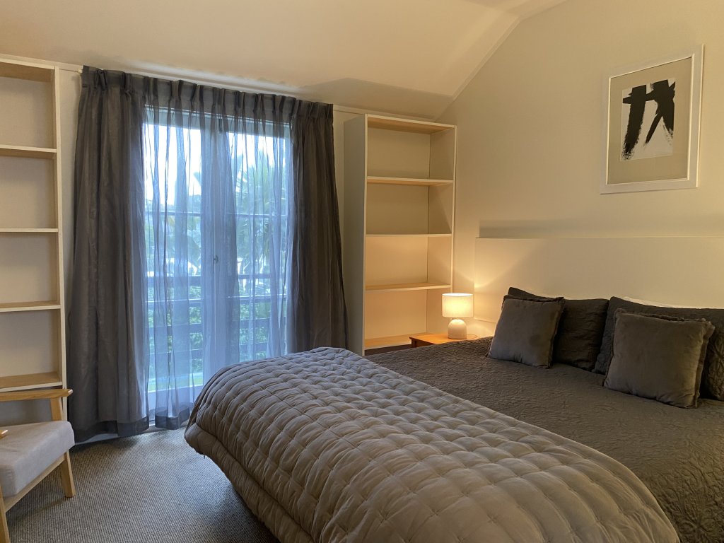 Deluxe Queen | Auckland Boutique Affordable Accommodation | Auckland, New Zealand | Bed & Breakfasts | Image #1/11 | 