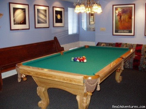 Game Room | StarGazers Inn & Observatory | Image #4/14 | 