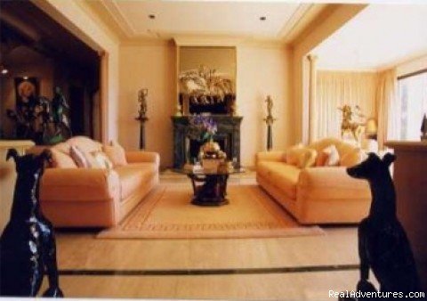 Guest Lounge | Sydneys Mansion Estate B&B | Image #2/2 | 