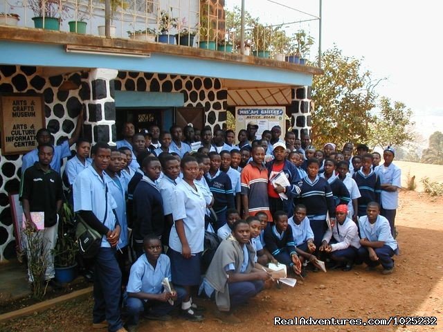 Mus'Art Gallery, Students on Excursion | Mus'Art Gallery: Grass-fields Arts Museum Cameroon | Image #17/24 | 