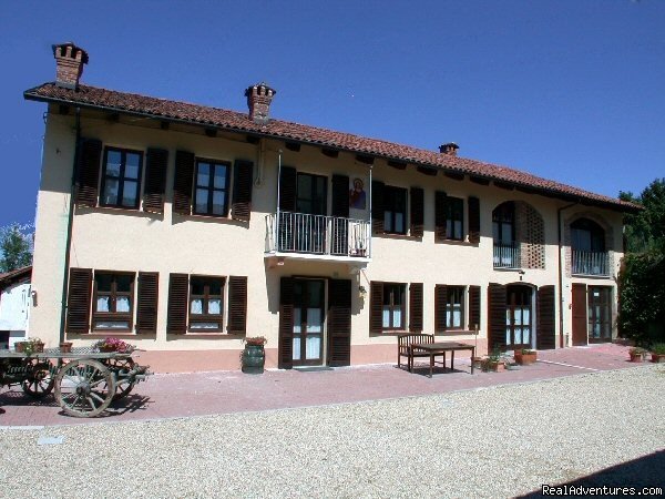 Cascina Caldera B&B, front view | Cascina Caldera  Bed & Breakfast | Image #3/11 | 