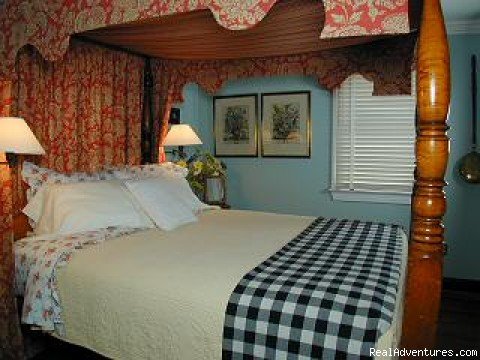 Photo #2 | Burlington's Willis Graves Bed and Breakfast | Image #2/3 | 