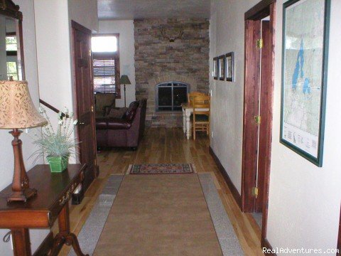 Harris Cove Lodge - Foyer & Entry Hall