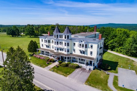 The Maine Inn May - October