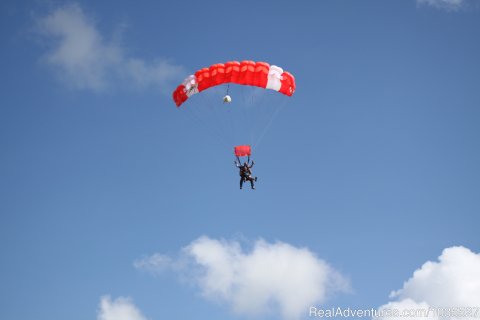 Tandem on final to land