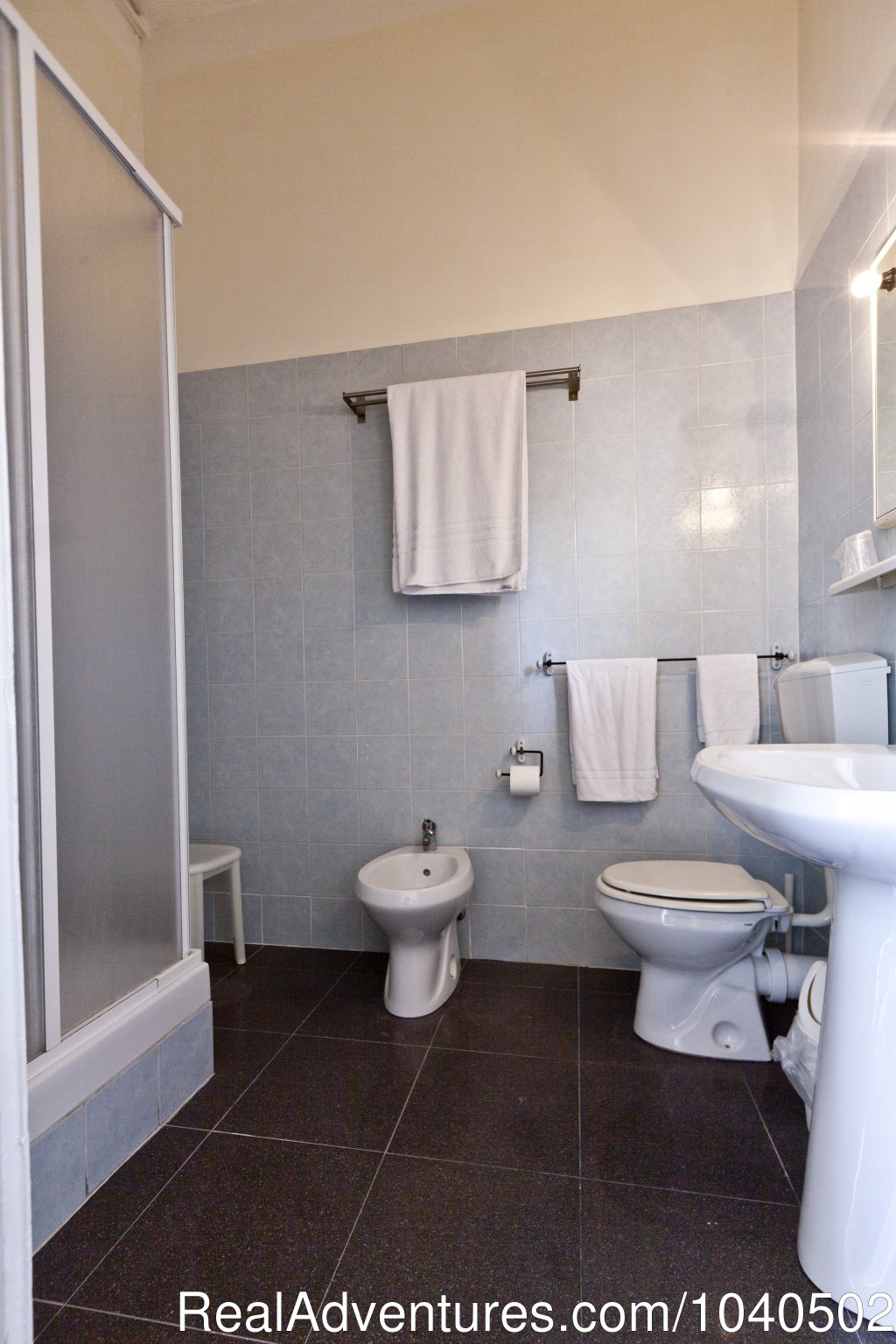 Bathroom | Excellent sleeping before visiting Capri an Ischia | Image #7/13 | 