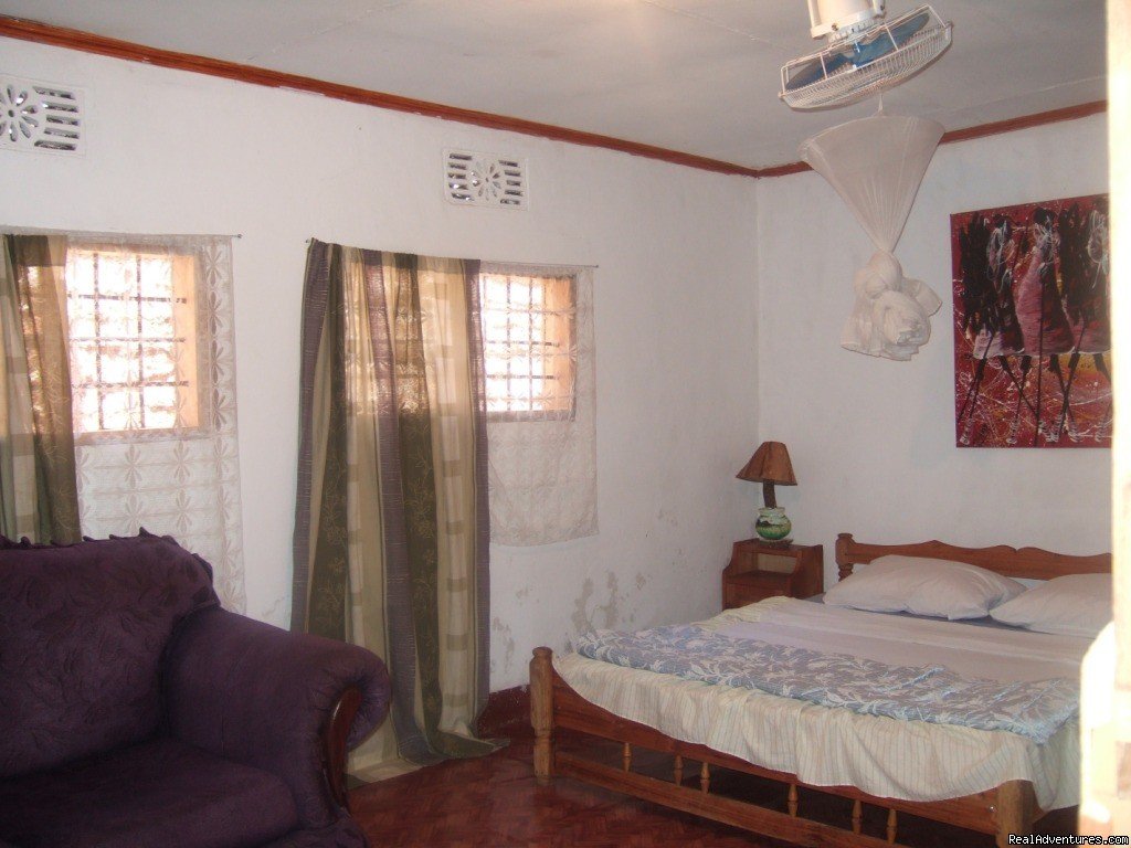 SINGLE ROOM ENSUITE | Holidays Near Mount Kilimanjaro&Beach tour Dar-Es- | Image #7/12 | 