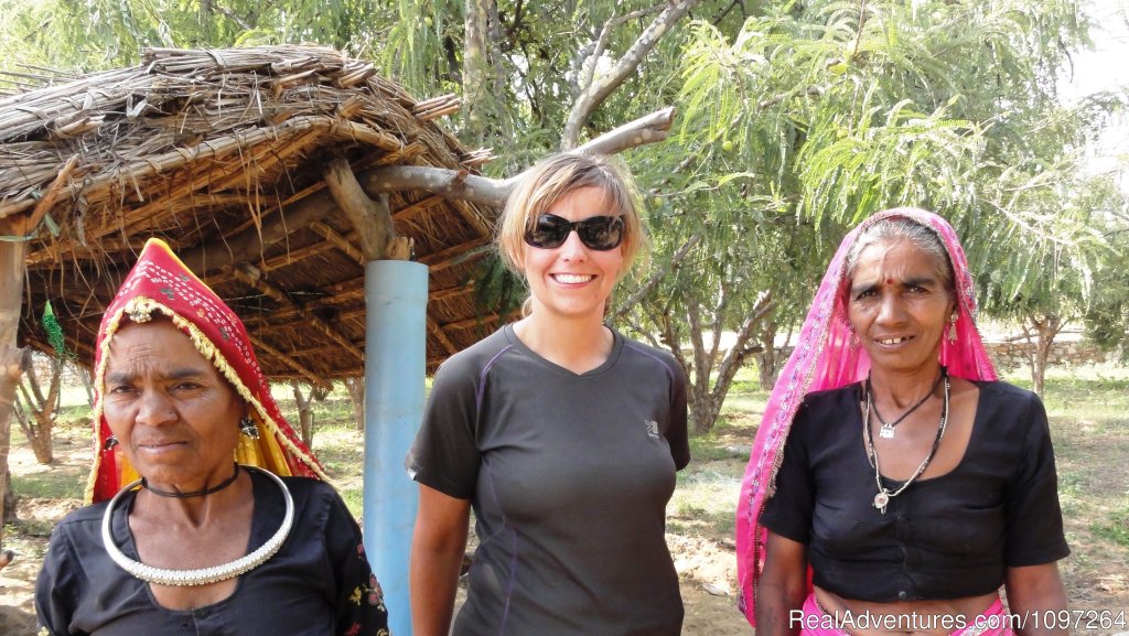 Meeting locals | Horsebacksafaris on Marwari Horses in Rajasthan | Image #13/26 | 