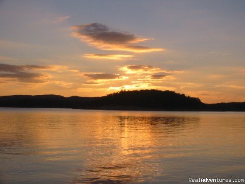 Sunset on Broken Bow Lake | Resort Cabin Rentals near Beavers Bend State Park | Image #8/16 | 