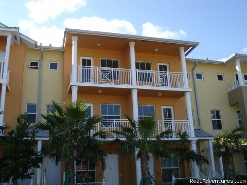 exterior | Beautiful Townhouse At Downtown | Image #5/5 | 