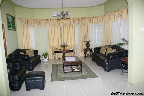 Ocho Rios Ocean View Villa Living Room #1 | Ocho Rios OceanView Villa: Free night | Image #4/8 | 